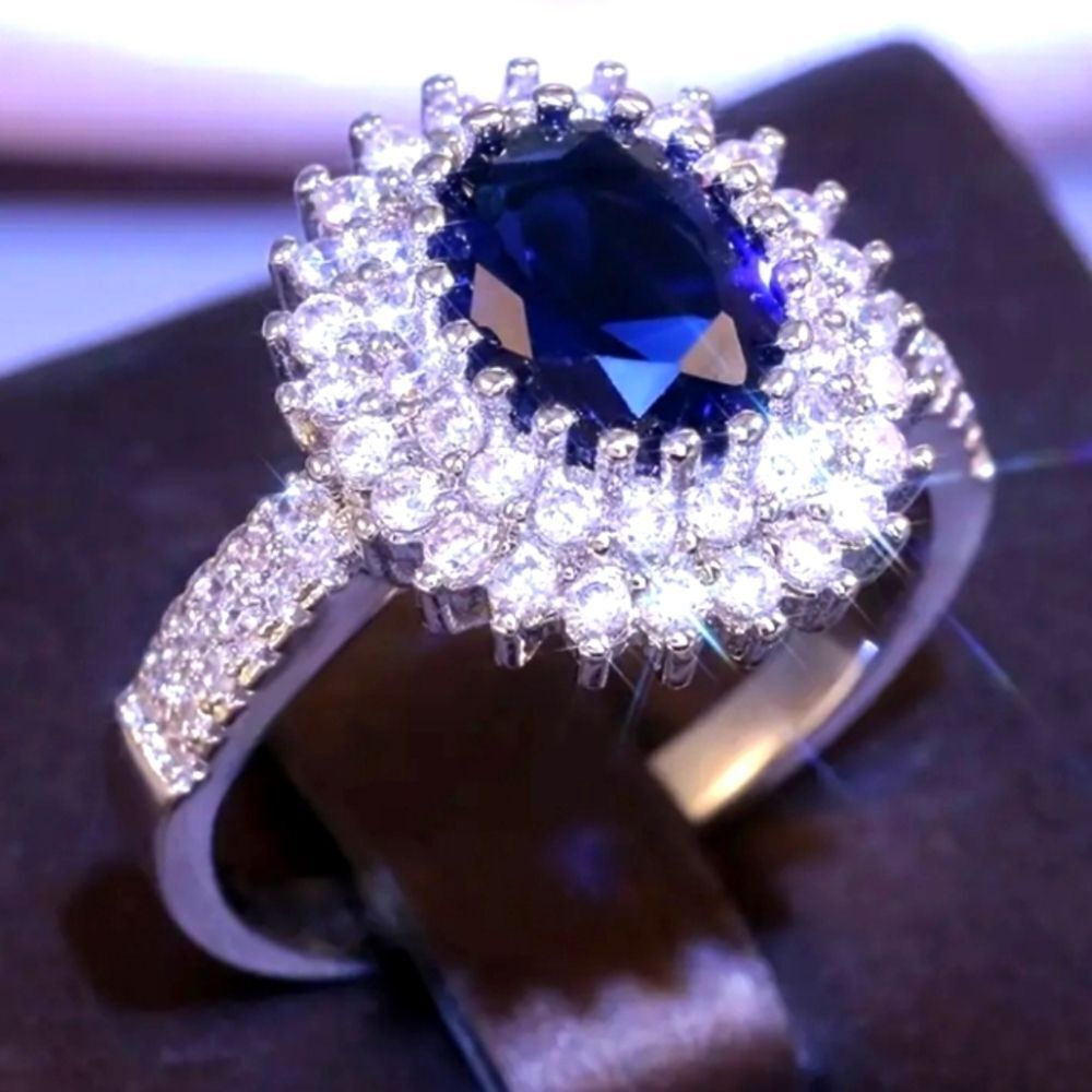 Elegant blue Sunflower Shaped diamond Ring sz 7